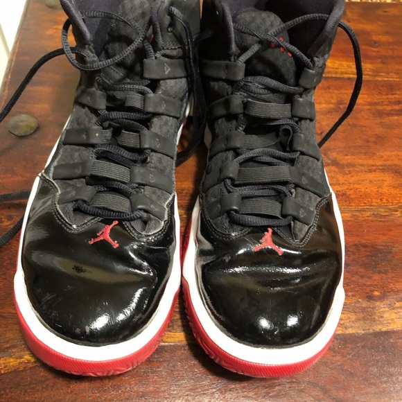 Nike Air Jordan Max Aura Men's Sz 10.5 Shoes Black/Red/White AQ9084-006 - Picture 5 of 11